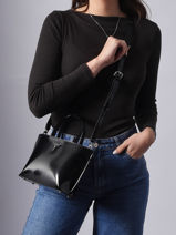 Handtas Arnela Polyurethaan Guess Zwart arnela NY949675-vue-porte